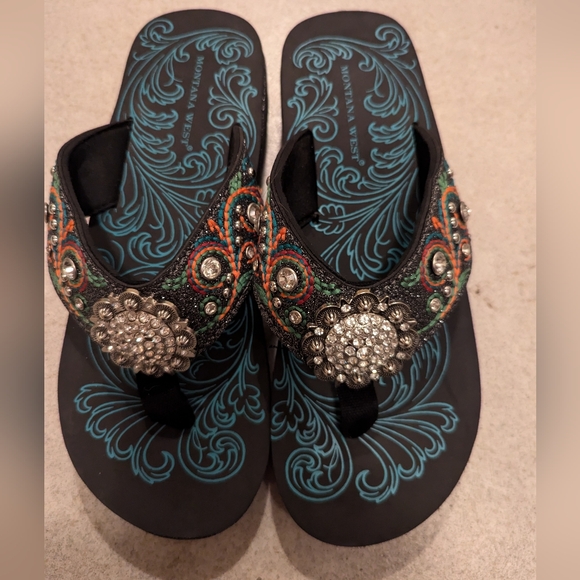 Montana West Shoes - Montana West flip-flops size 9🏖️🌅